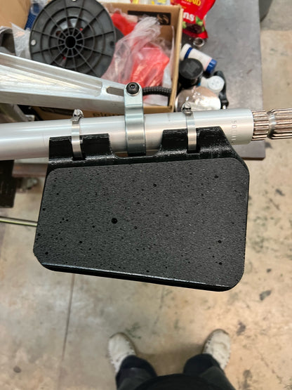 Knee Knocker